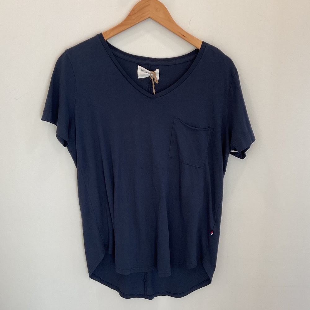 Sol Angeles—M— short sleeve, V-neck Hi-low Tee